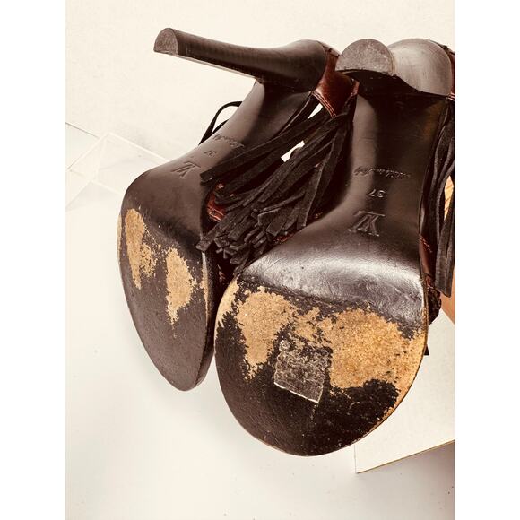 Louis Vuitton Dakota Heels Size 37 Burgundy Bordeaux Leather Fringe Peep Toe - Picture 4 of 14